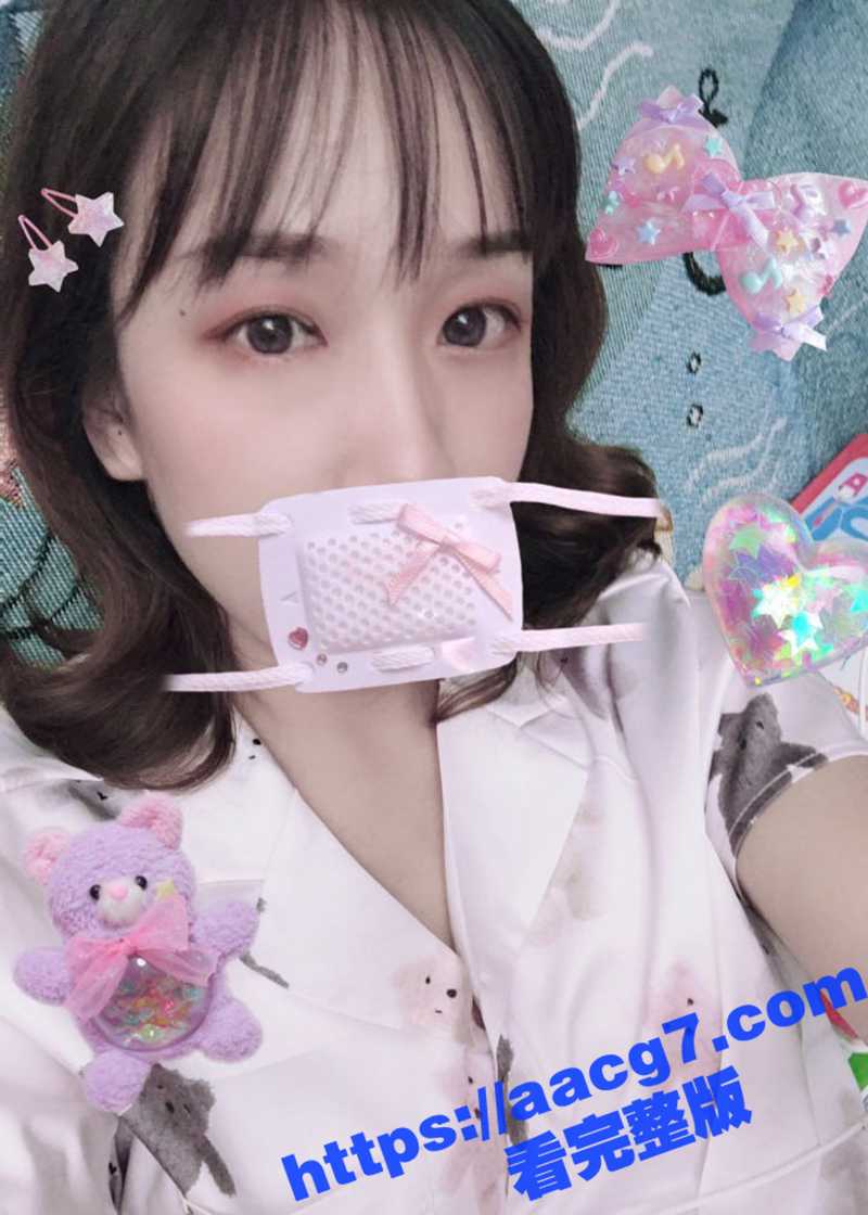 反差少妇和炮友性爱自拍 小骚货换上透视装丝袜立马变成主人的乖巧母狗 跪地口交翘臀被打桩