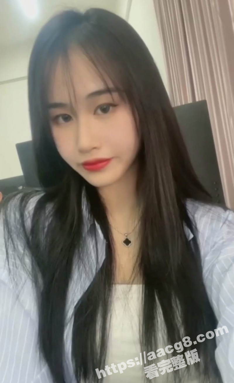 浙江传媒学院极品巨乳学妹 遭假富二代调教 卖力口交被无情口爆 反差感爆棚