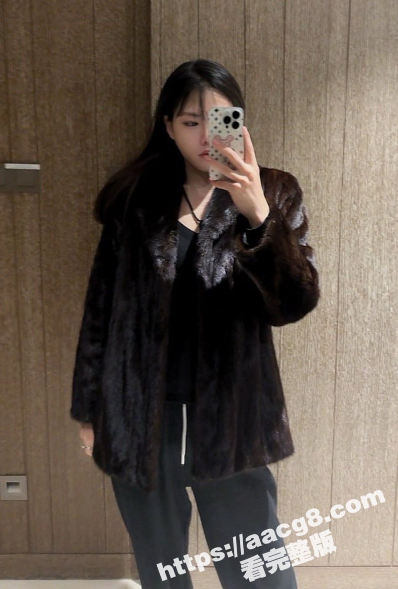 超高颜值夜店女DJ化相关图片