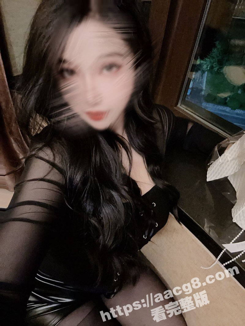 巨乳御姐在床上惨遭无相关图片