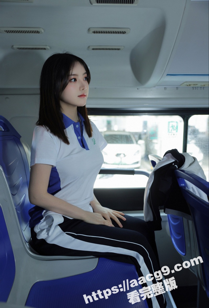 巨乳模特豆瓣酱 公交相关图片