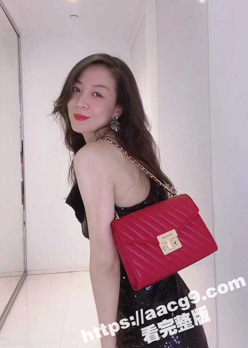 开小号撩同学的妈妈 相关图片