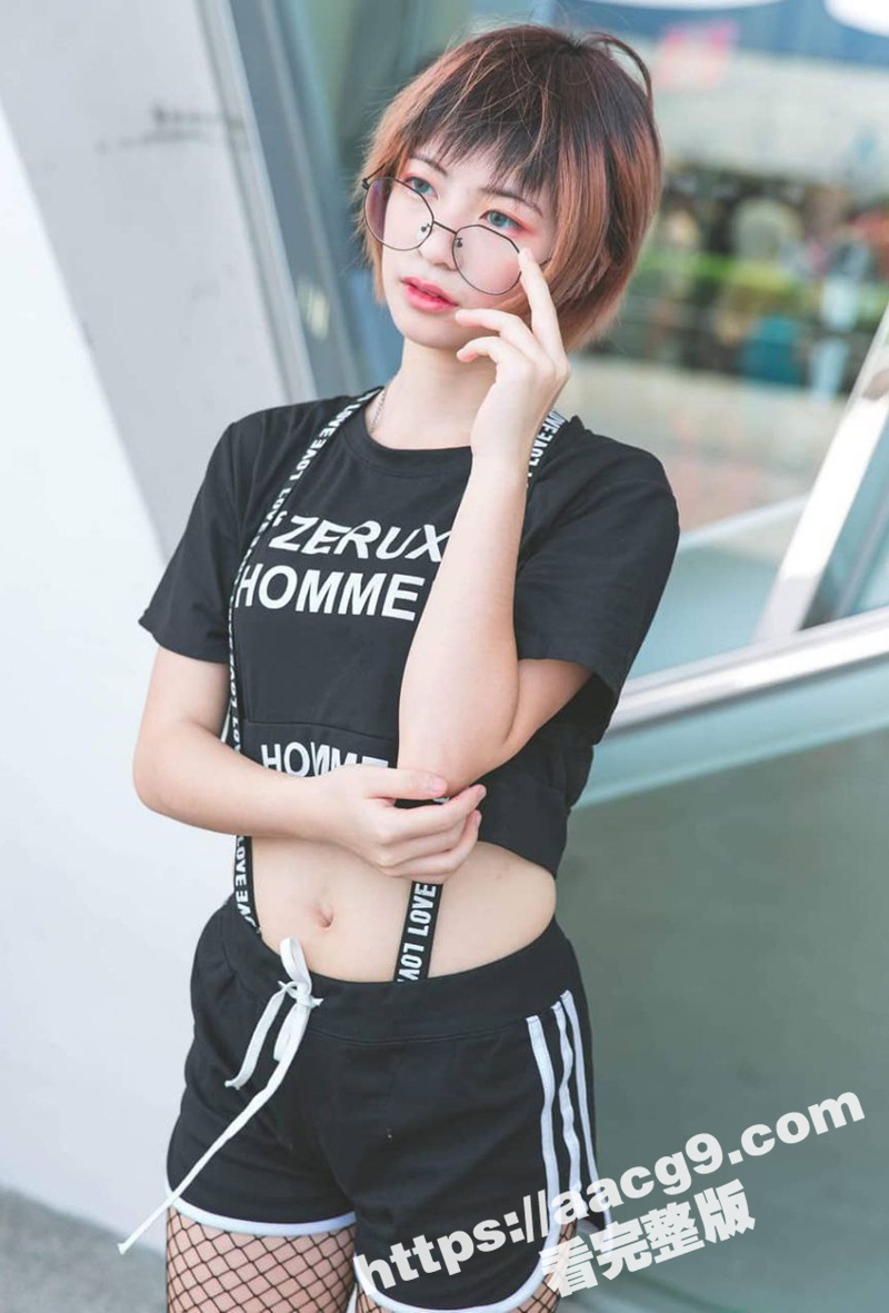 抖音虎牙人气网红小黑相关图片