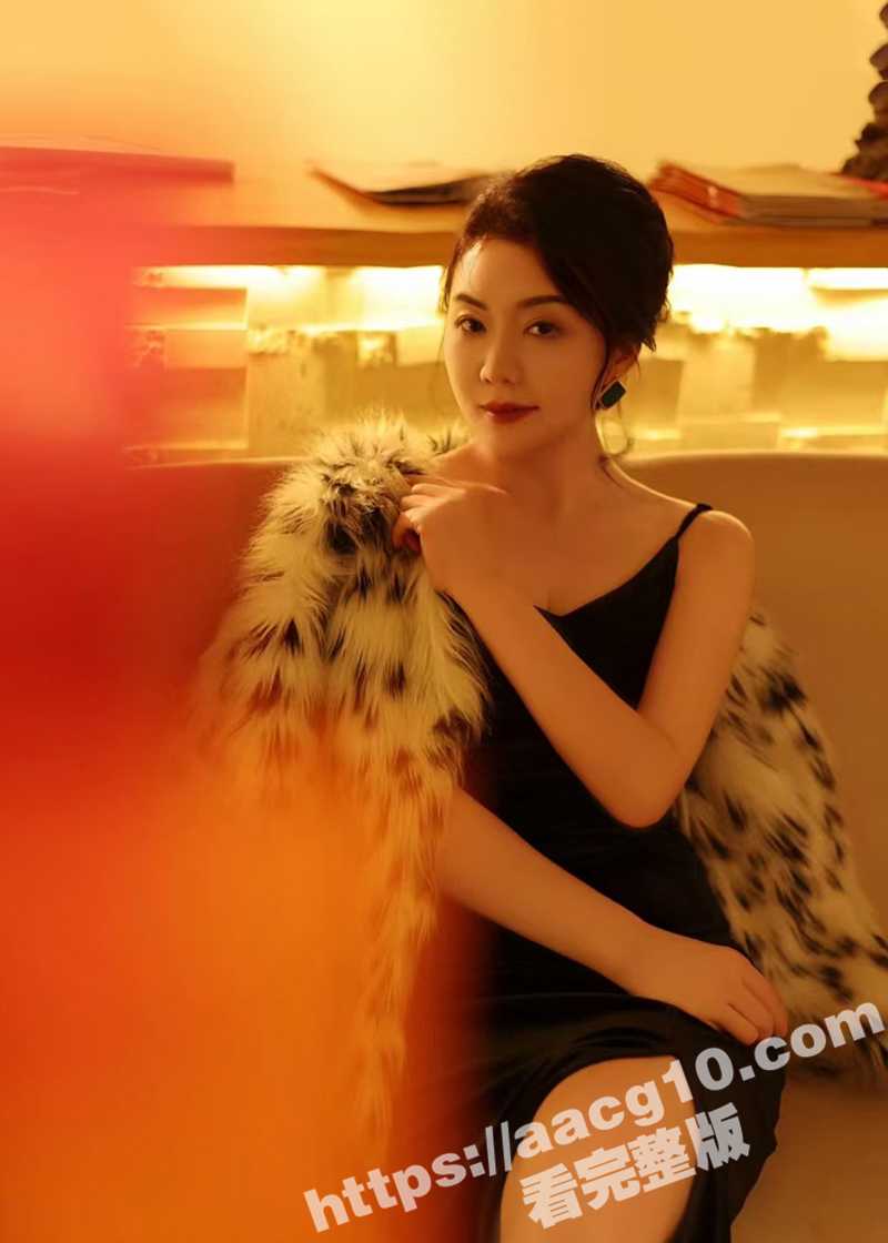 老妈换上黑丝情趣内衣女上位求操 大喊儿子的鸡巴太大了 被后入灌精 禁忌的性爱才更刺激