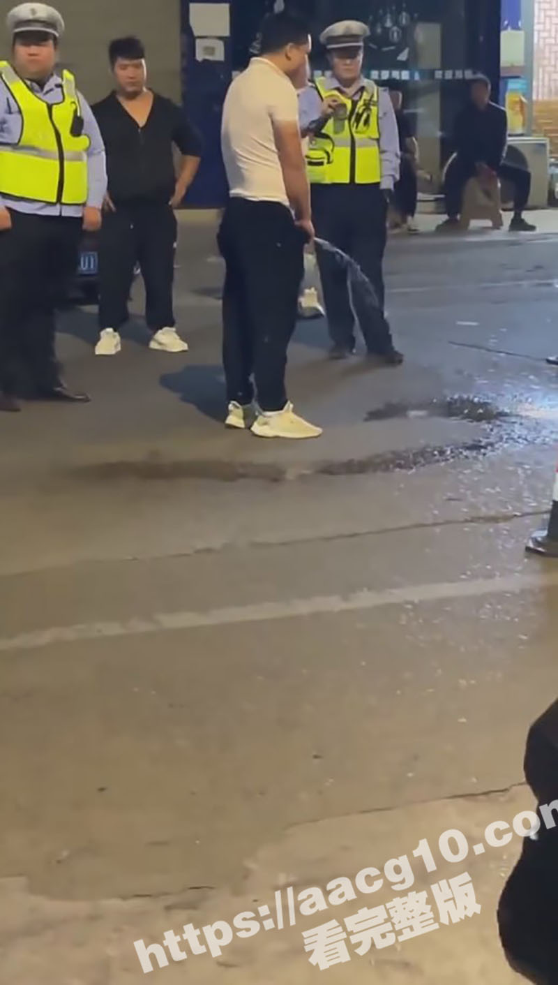 江苏南京逗比男司机醉相关图片