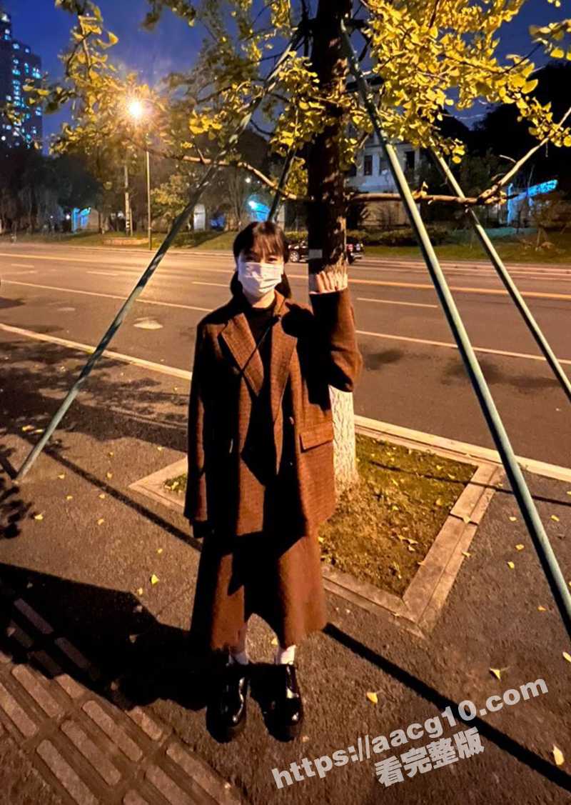 成都妹子杜敏背着男友相关图片