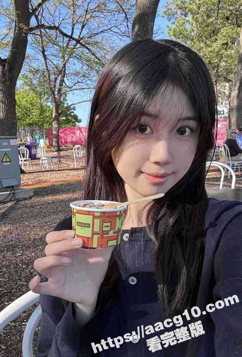 白虎学生妹自慰勾引男相关图片