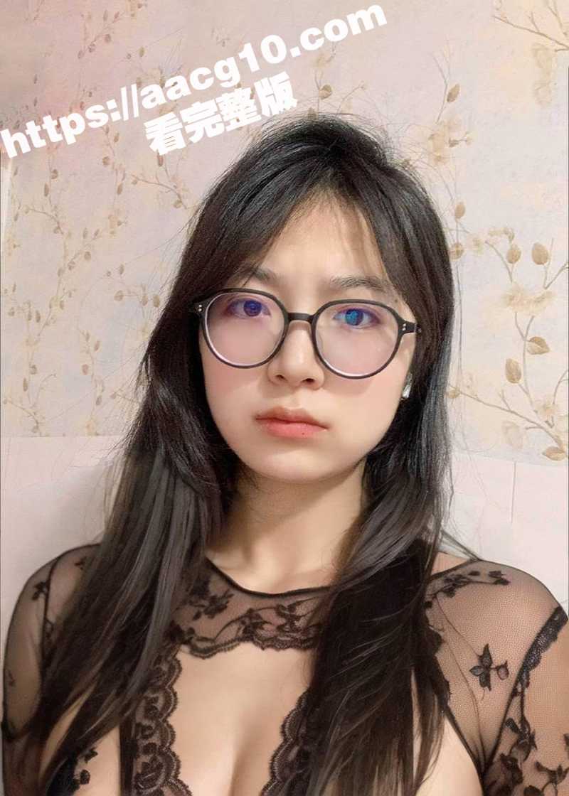 吉林工商学院 大三 学生妹 王馨岚 口嗨聊骚 约炮被私拍 粉嫩骚穴被操成又红又肿