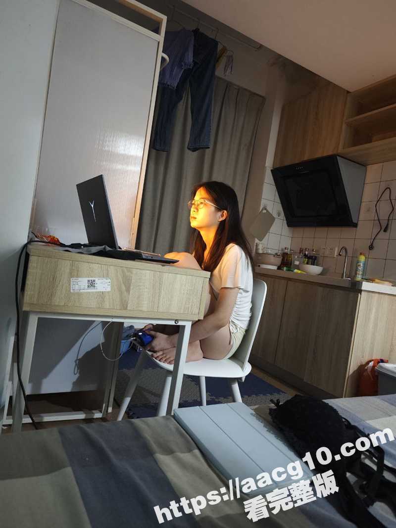 深圳女研究生梁鑫月 极品身材反差学霸 背着男友出轨土豪大叔 男友一气之下将其曝光