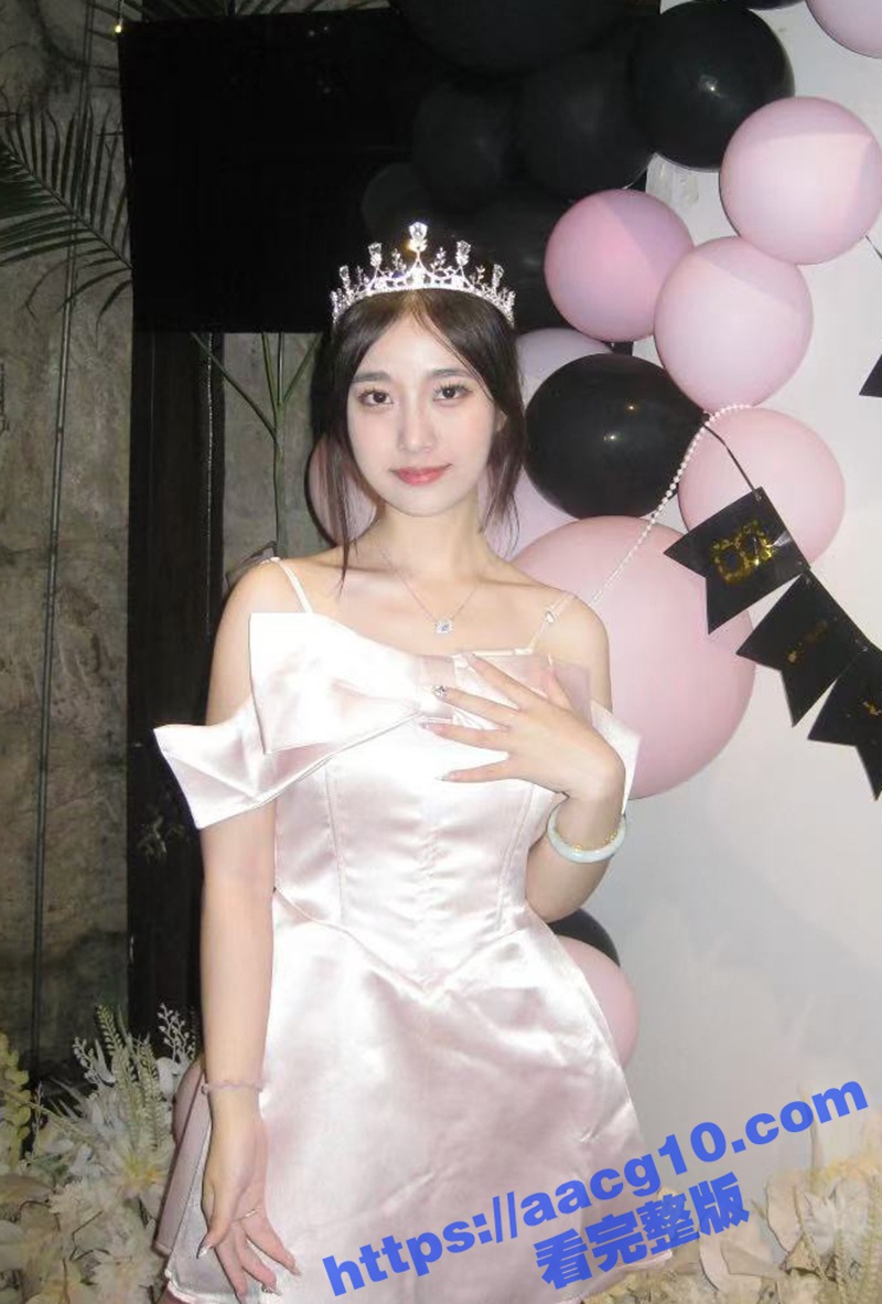 男子酒店带女友3P大相关图片