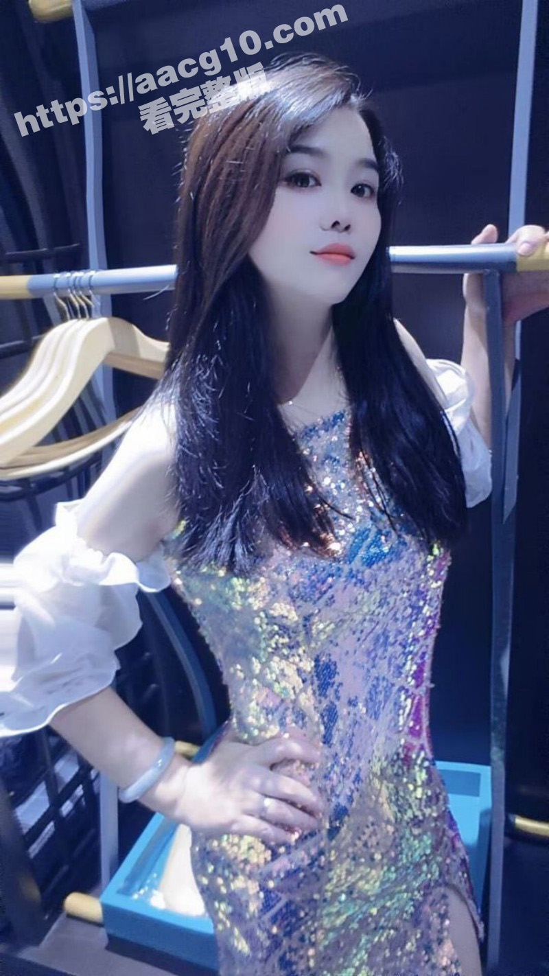 母子乱伦 美艳娇妈身穿开裆黑丝 勾引儿子遭到疯狂后入 肉棒冲击直捣子宫