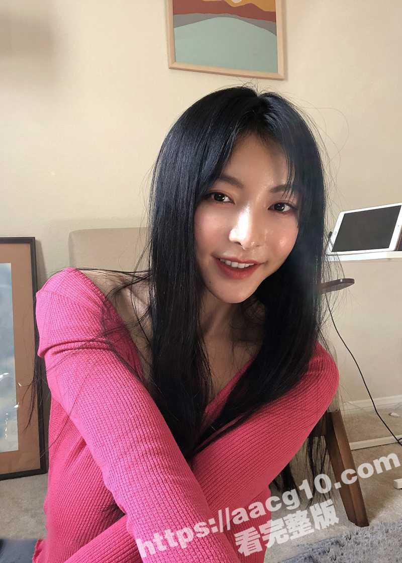 推特豪乳网红女神 谭相关图片