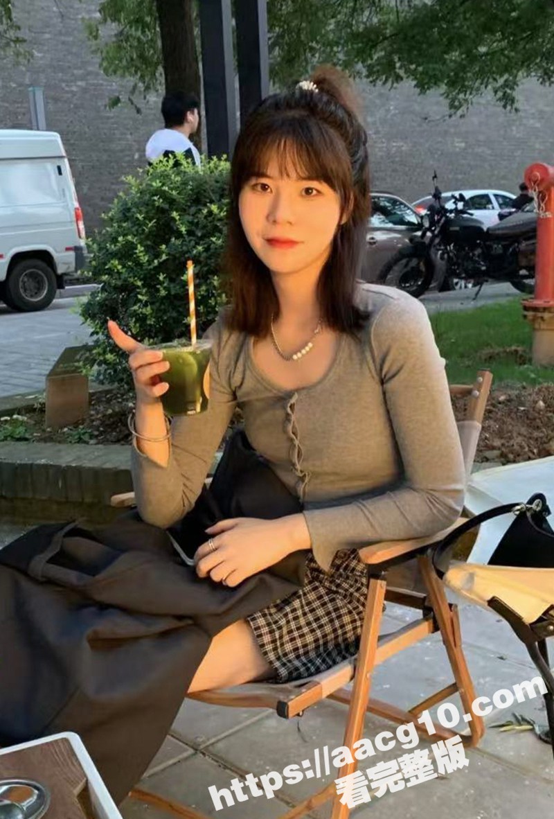 单位小领导酒店潜规则高挑美女同事 白嫩皮肤姿势多样 全程主动骑乘飘飘欲仙