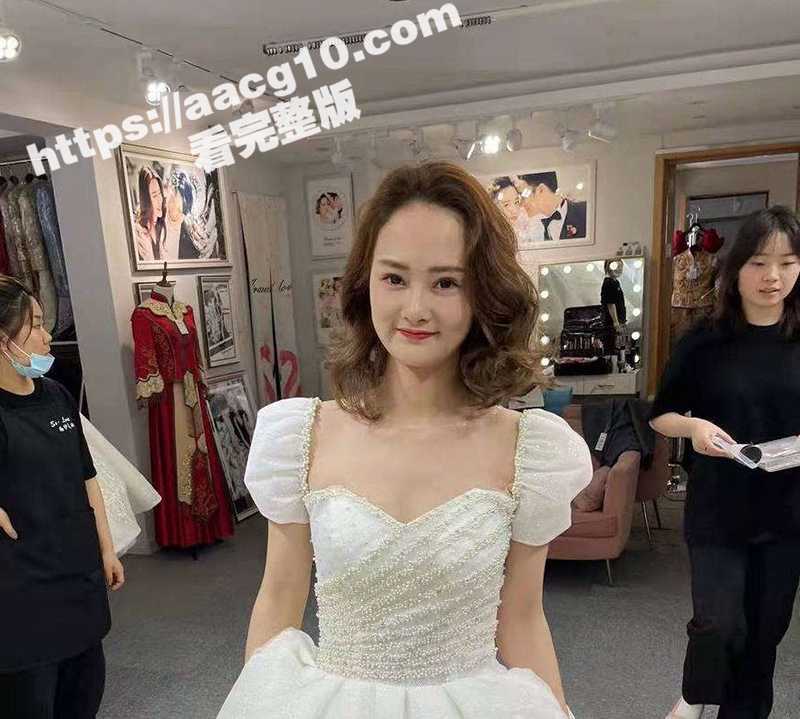 沈阳中介人妻王僖芬 傲人身材性感骚妇 上班出轨与客户约炮 回公司还要陪睡开发商 多人群p无所不能