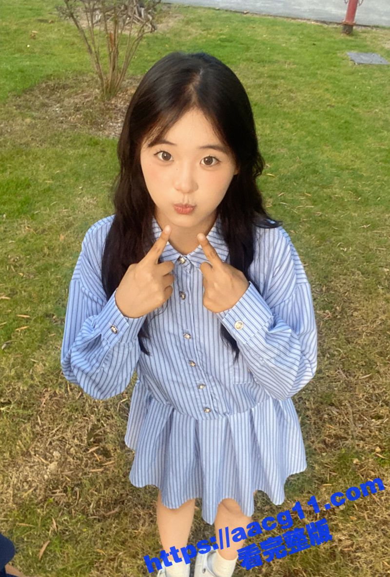 清纯学生妹被男友抱操舌吻 娇喘酥到骨子里 小屌男硬靠技术干得妹子飘飘欲仙