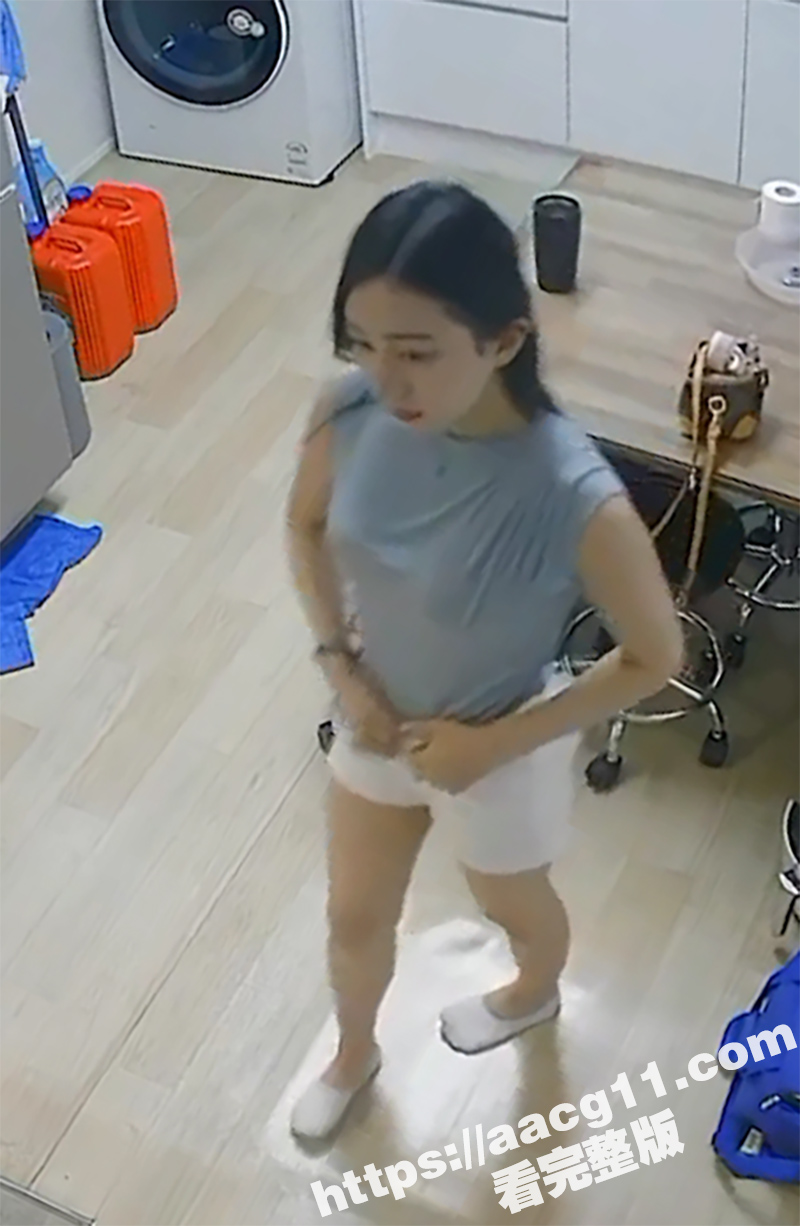 家庭监控黑客破解 母女出租屋装摄像头 极品身材性感美女 居家日常生活曝光 白嫩酮体诱人至极