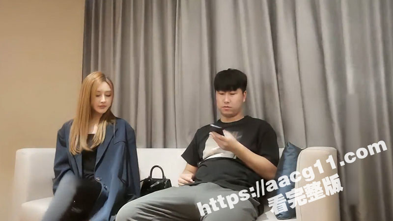 小宝探花精选 高颜值气质黄发妹子露脸啪啪 花臂纹身独特骑乘姿势惹火 全程暴力抽插