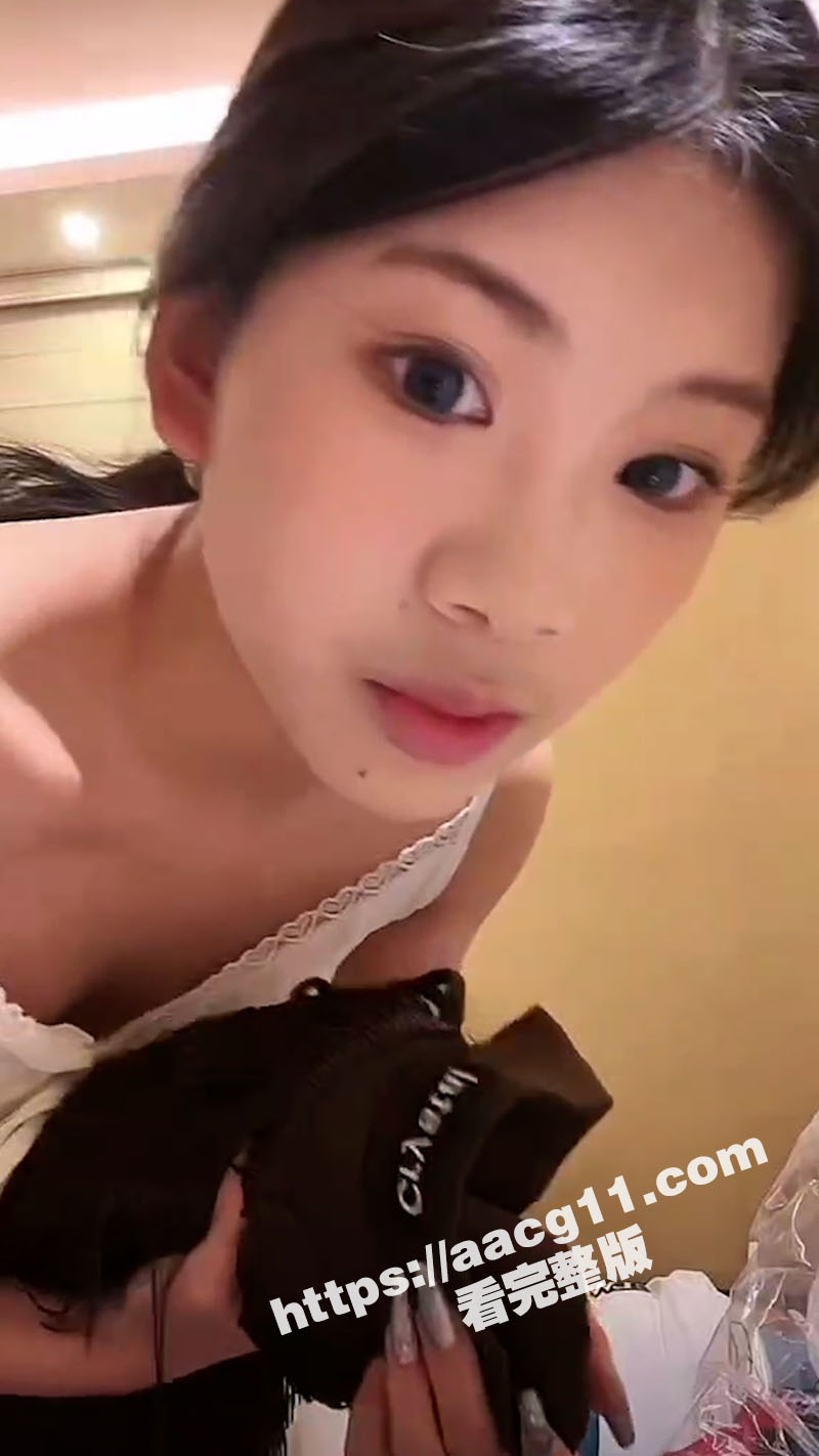 抖音女主播擦边漏奶大合集 骚鸡直播间在线揉奶子呻吟 抖音官方是睡着了吗还是也爱看啊