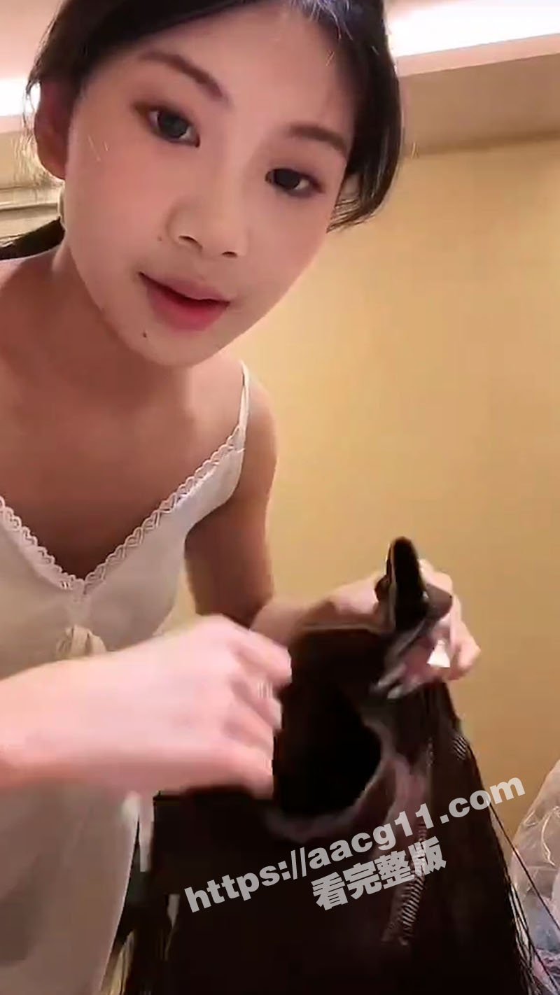 抖音女主播擦边漏奶大相关图片