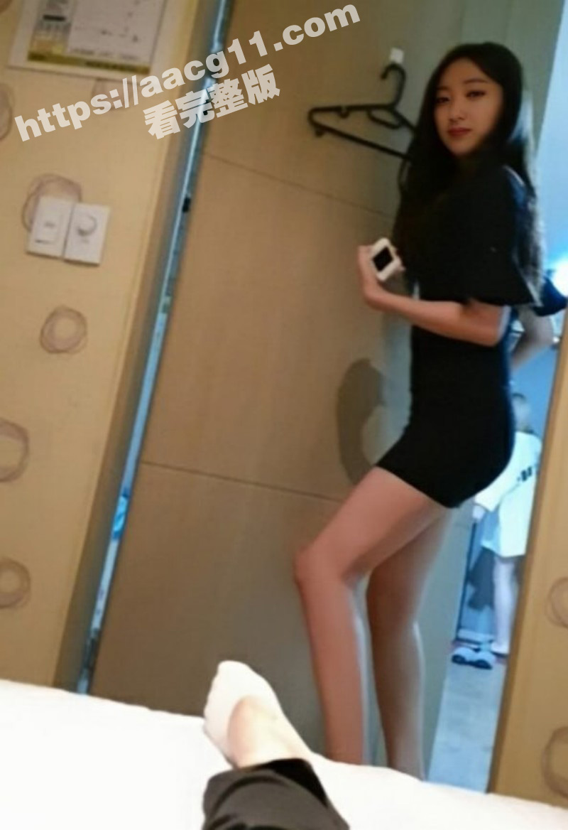 冒死偷拍江南口爆店高颜值美女们 个个身材高挑亭亭玉立 价格不贵体验极致感受！