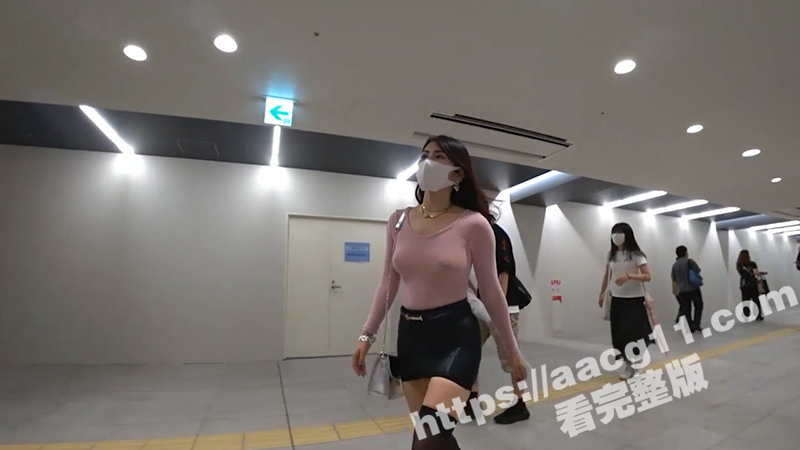 透视衣巨乳少妇在地铁上的狂野露出盛宴 掀起齐逼短裙露出蕾丝丁字裤那一刻的诱惑 瞬间点燃整个车厢