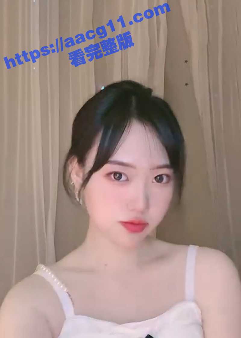 哈尔滨工业大可爱系花 方甜甜 手机泄密 嫩乳粉穴淫骚自拍 淫荡学生妹撕下清纯虚伪面具