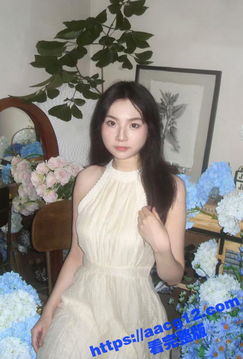 反差女大学生约炮外教相关图片