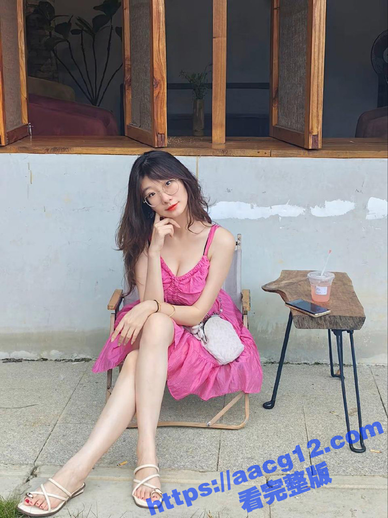 极品身材人妻马老师 性感眼镜少妇 白天是严肃女老师 晚上秒变骚母狗 为人师表私下竟这么淫荡