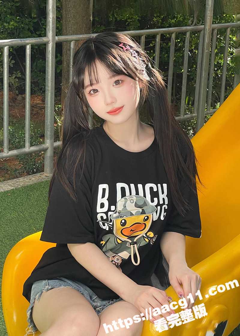 海角清纯表妹被表哥骗到电玩店包房里爆操 口交无套后入 粉嫩肉穴被捅出血 太刺激了
