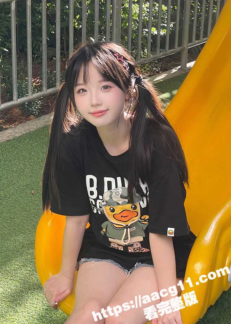 海角清纯表妹被表哥骗相关图片