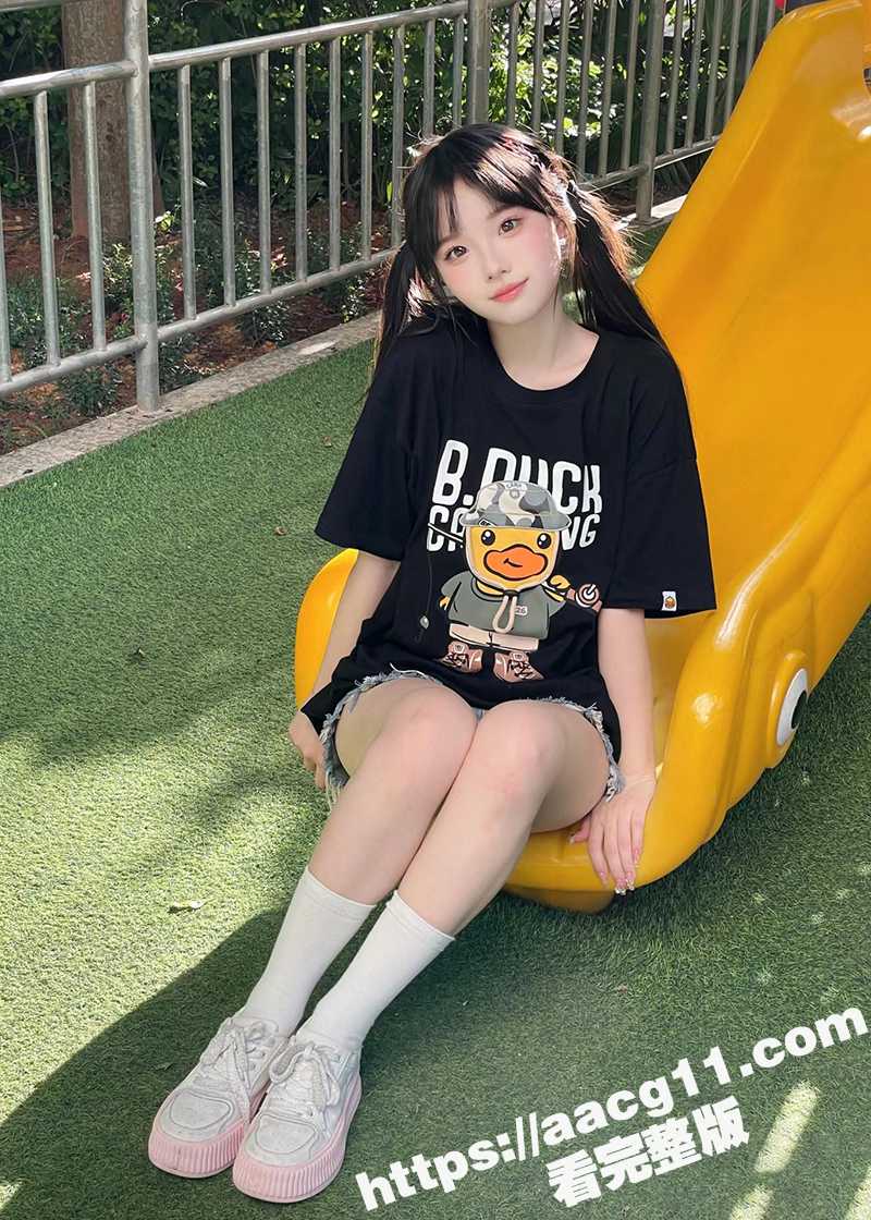 海角清纯表妹被表哥骗相关图片