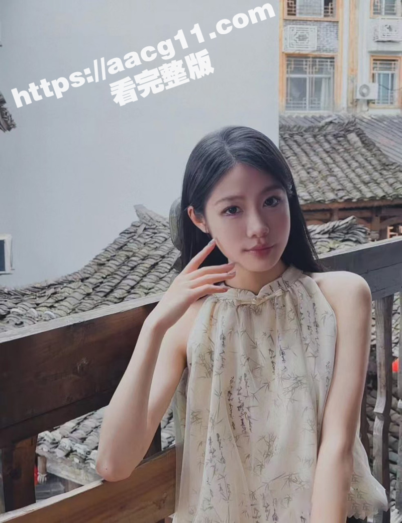 学校厕拍大神冒死偷拍相关图片