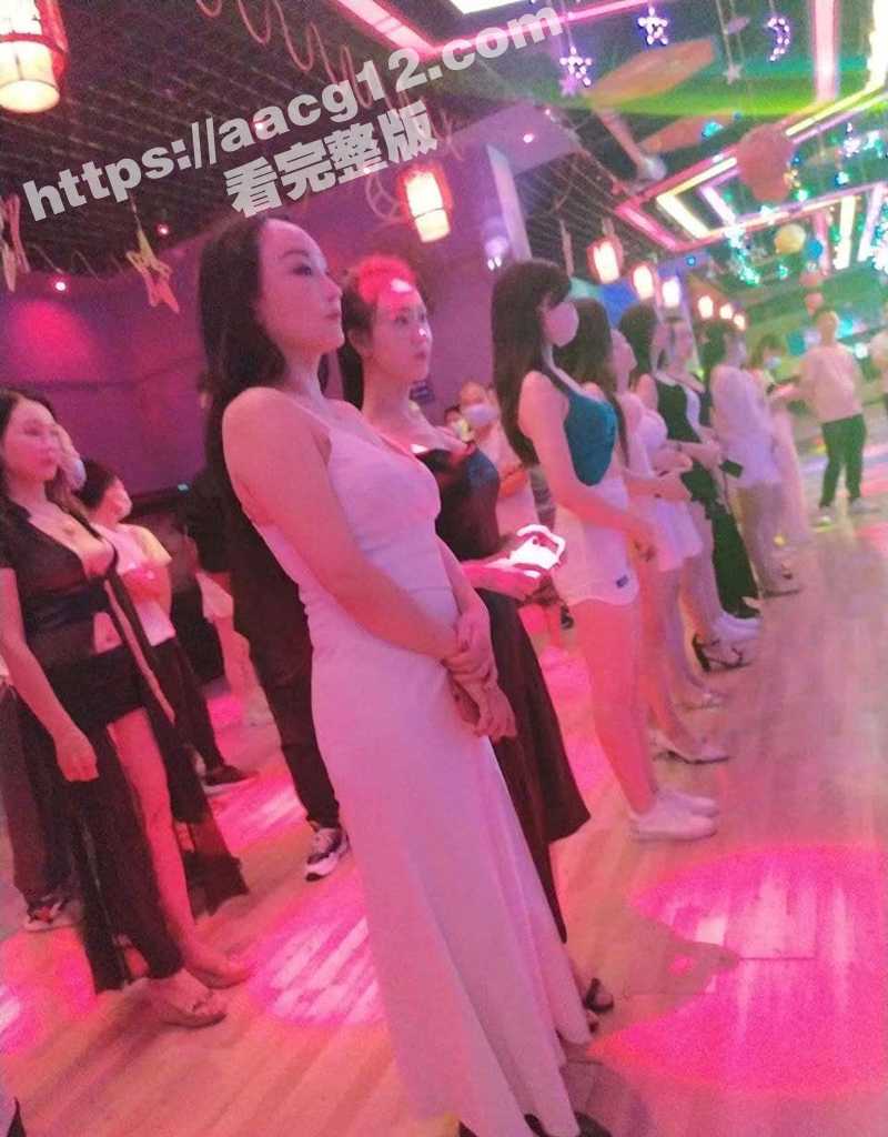 疯狂砂舞实录  淫乱相关图片