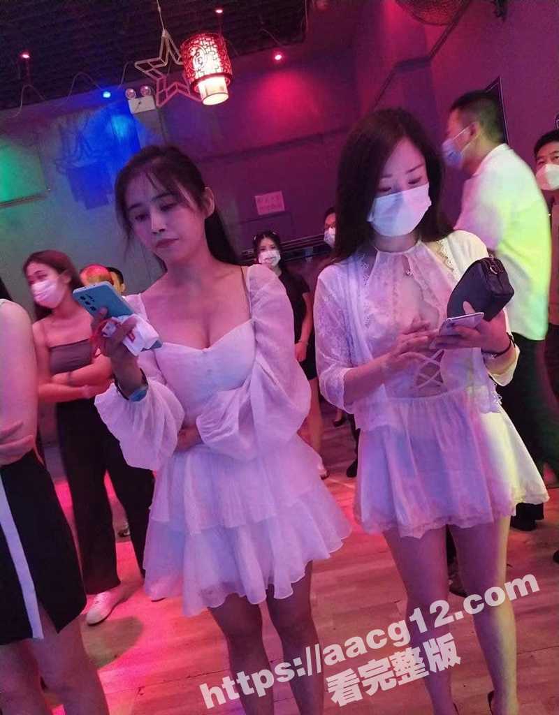 疯狂砂舞实录  淫乱相关图片