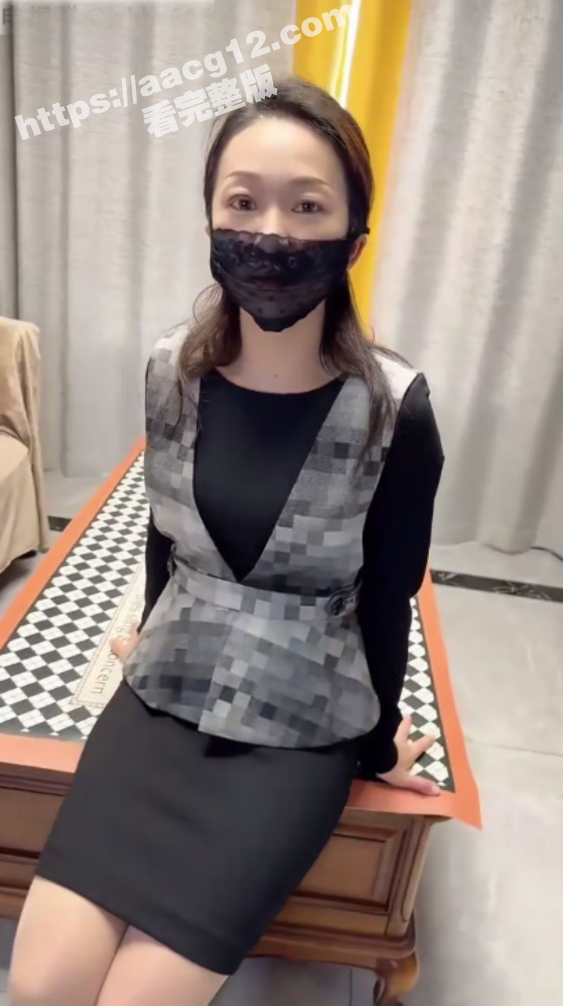 快手芬姐团队成员婷姨 丝袜精品私拍流出 近景展示雪白蜜臀多汁美鲍 少妇气质风韵犹存！