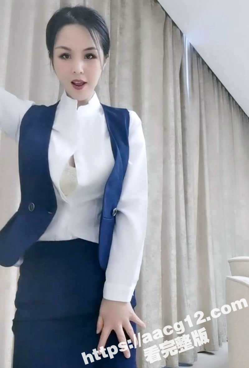 杭州酒店巨乳经理 章慧 深夜直播曝光 在员工宿舍全裸展示天使面孔魔鬼身材 蝴蝶花穴令人痴迷！
