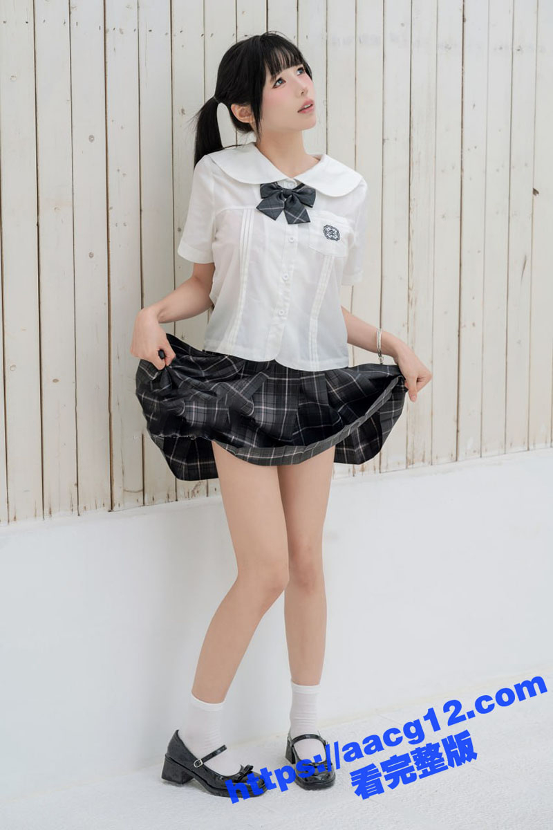 福利姬美女黏黏团子兔咬人小小兔新作 雨后小故事付费福利视频流出 萌童脸配大奶子反差至极