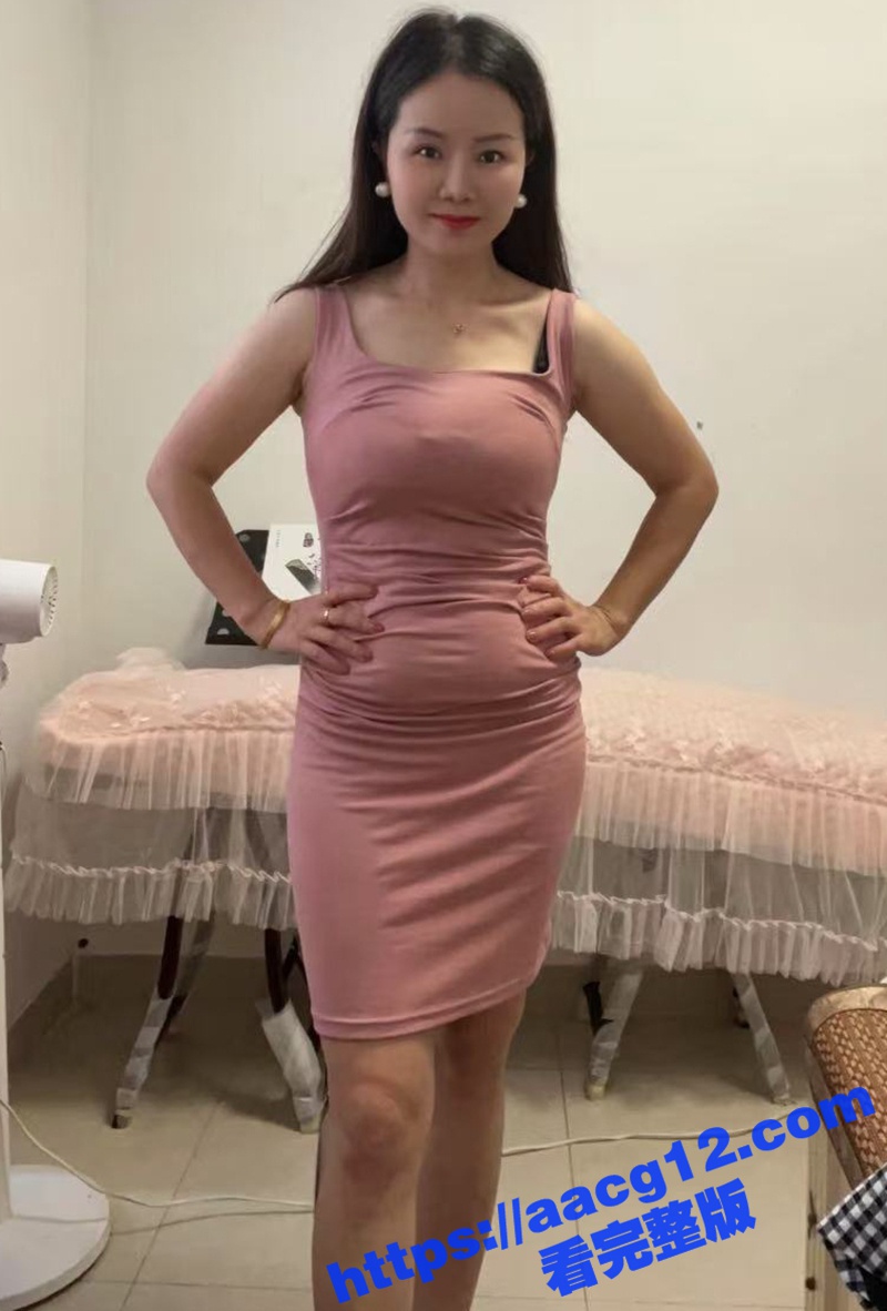 极品巨乳房东小姐姐 相关图片