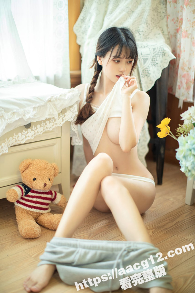 清纯性感女神劳小白 相关图片