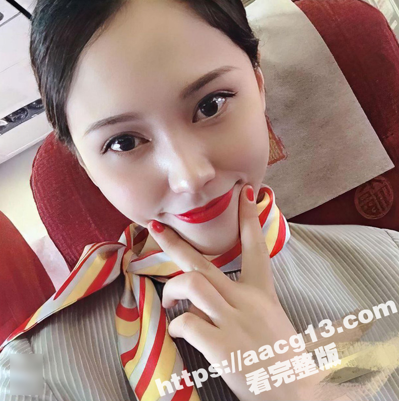 南航极品身材退役空姐 勾引奶狗小帅哥 激情舔穴淫荡乱叫 掏出粗大鸡巴 后入爆操女神嫩穴