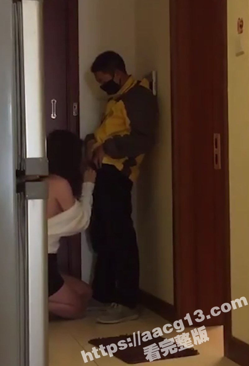 美团送餐遭遇痴女袭击相关图片