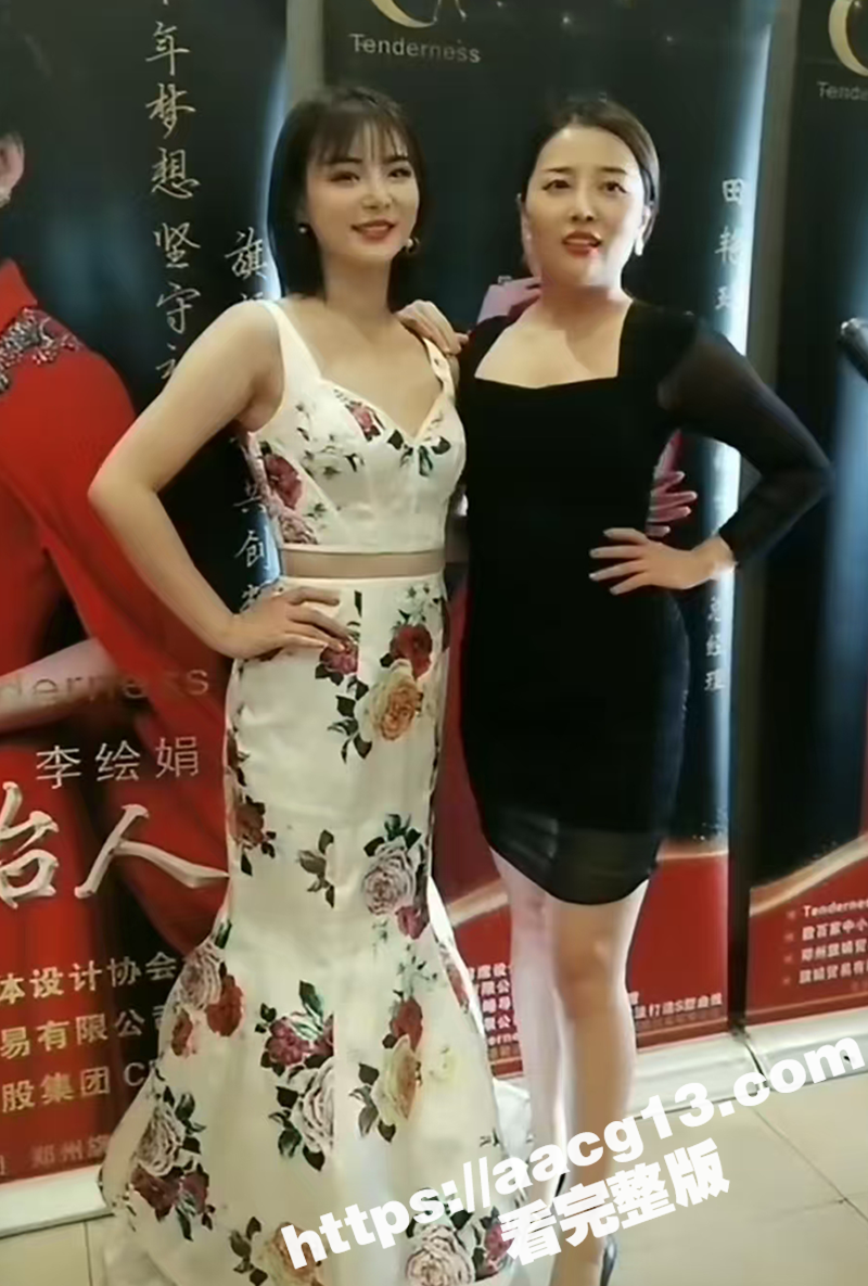 华人淑女阿姨国外开淫相关图片