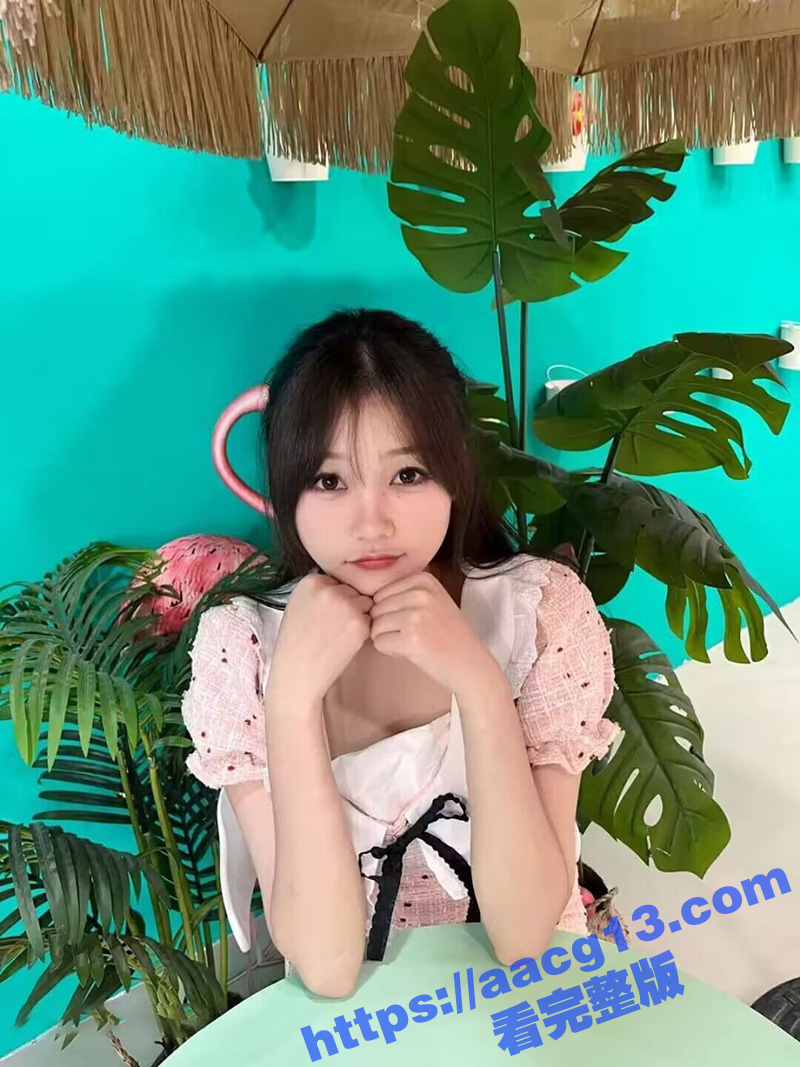 南京师范大学何骊秀 高颜值反差学生妹 巨乳翘臀身材极品 口交吃鸡乳夹狗链 对着镜头疯狂淫叫