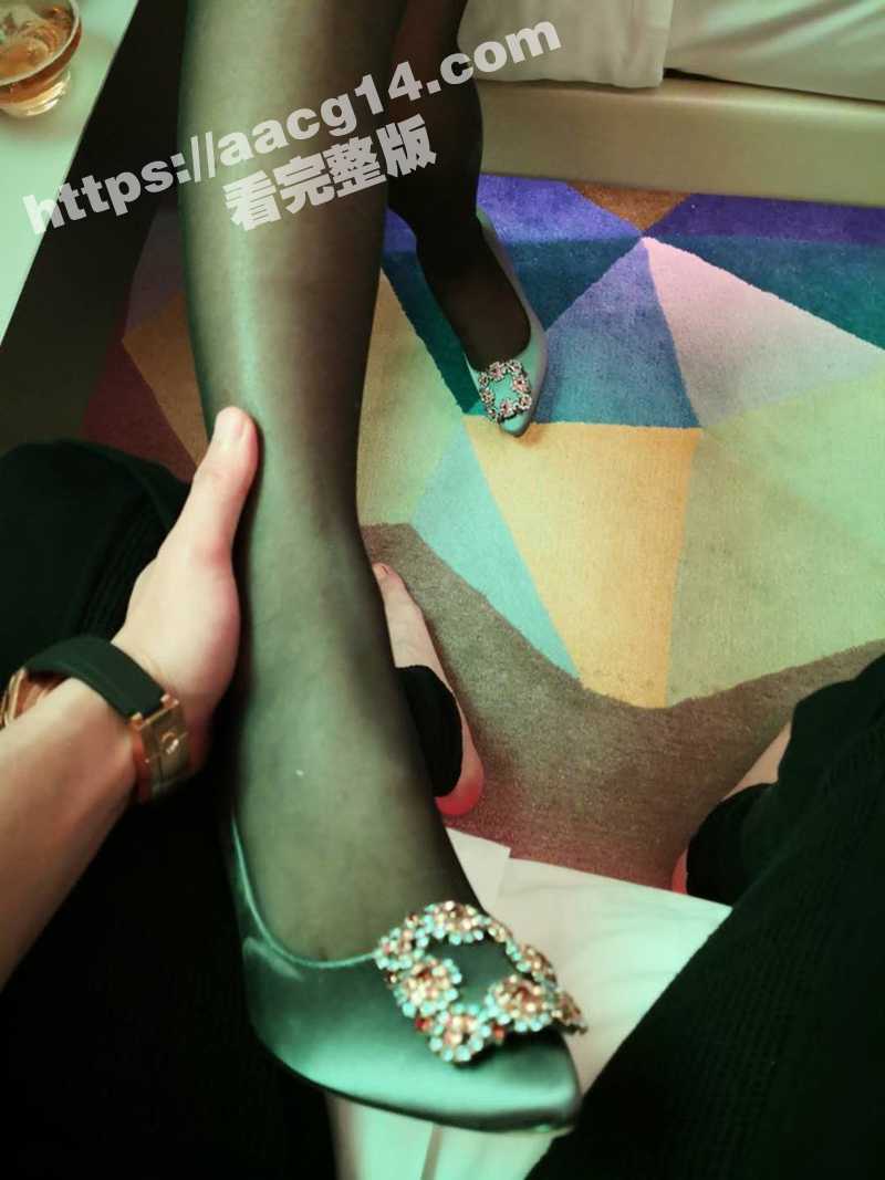 丝袜女神空姐A背地里相关图片