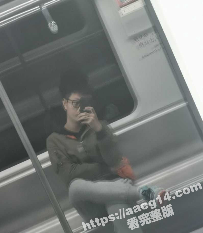 衡阳师范体育生卢飒风 大屌肌肉型男 性欲旺盛有受虐体质 校外调教母狗视频流出