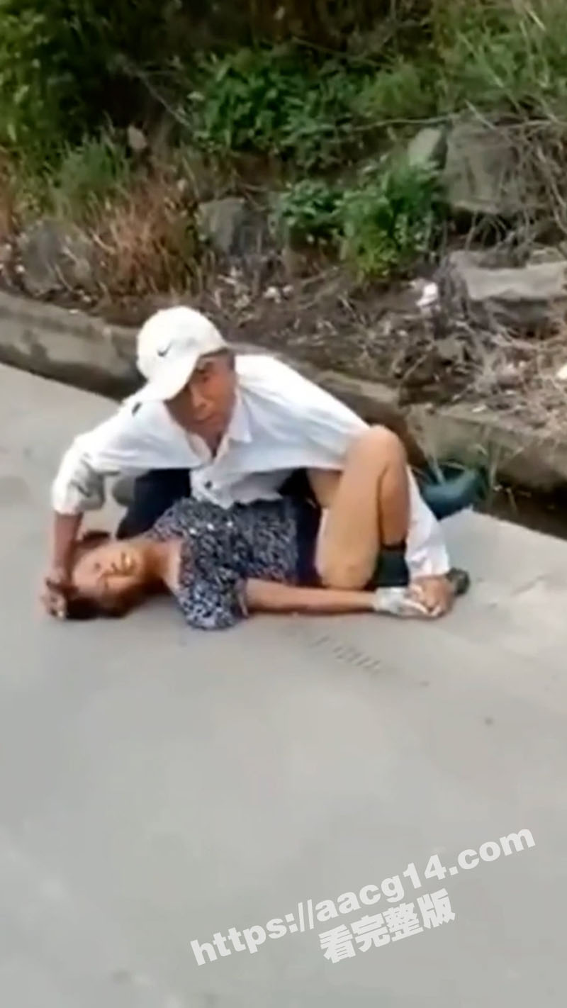 老年人狂热夕阳红当街相关图片