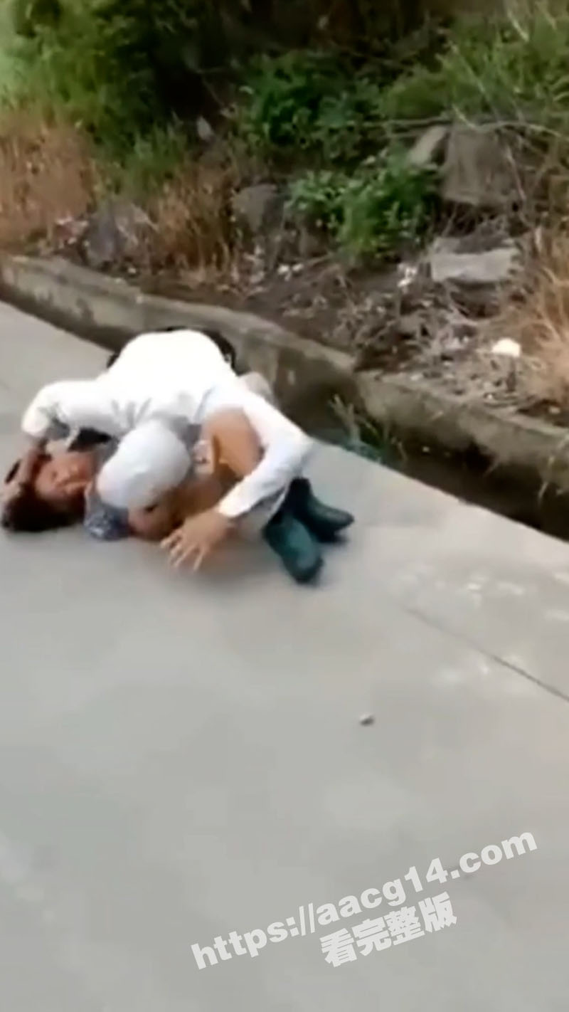 老年人狂热夕阳红当街相关图片