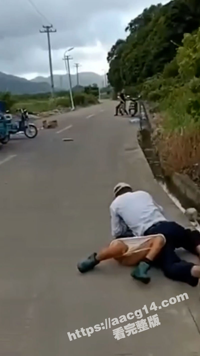 老年人狂热夕阳红当街相关图片