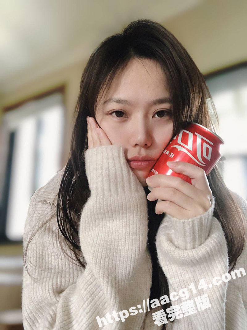 微博露脸骚女反差婊美枝 从露腿露胸福利姬到金主胯下喷水母狗 被调教拍打屁股至红彤彤一大片