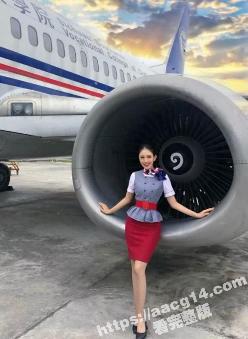 东方航空 空姐田右溪相关图片